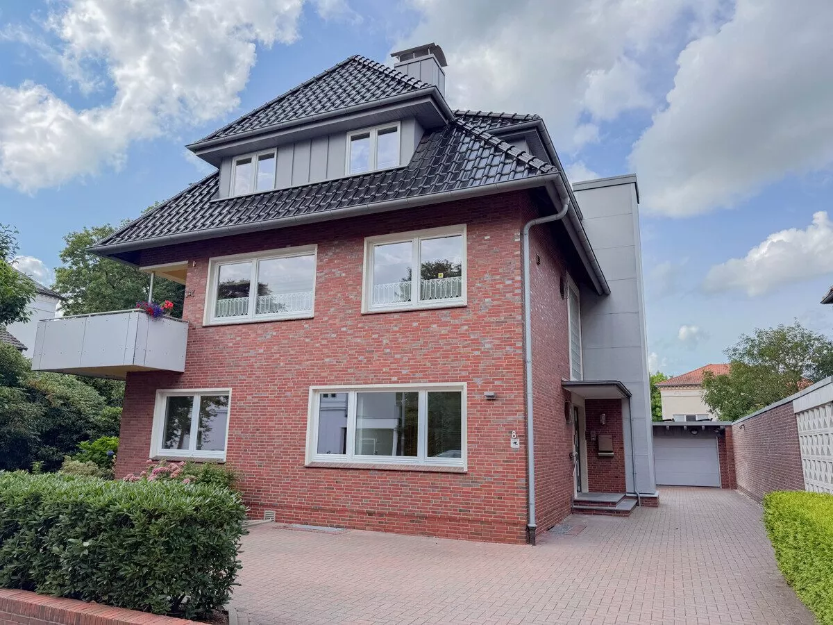 Immobilienangebot - Varel - Alle - Stilvoll saniert & ruhig gelegen – Charmante 2-Zimmer-Erdgeschosswohnung mit Garten