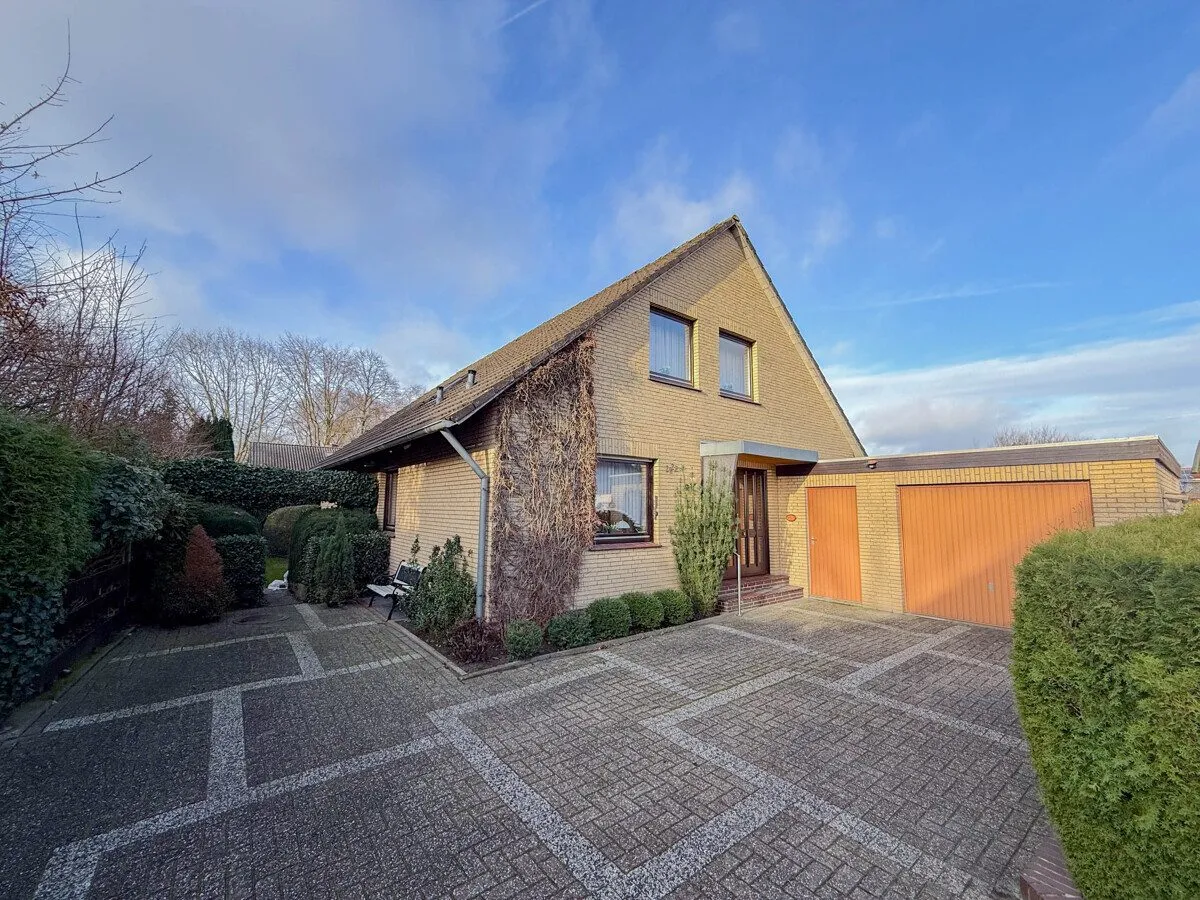 Immobilienangebot - Oldenburg - Alle - Großzügiges Einfamilienhaus in Bloherfelde mit Garten, Garage und viel Potenzial