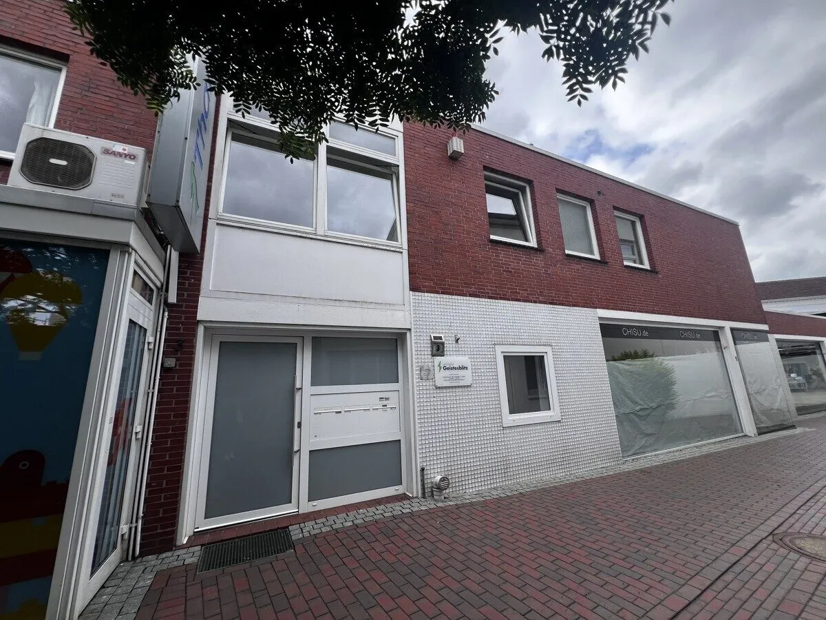 Immobilienangebot - Varel - Gewerbeimmobilien - Attraktive Bürofläche im Herzen von Varel – 
1. OG in zentraler Fußgängerzone