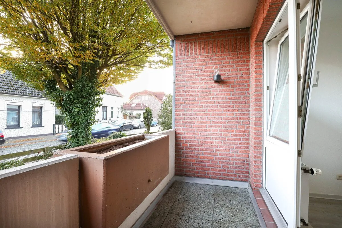 Immobilienangebot - Oldenburg - Alle - Gemütliche 2-Zimmer-Hochparterrewohnung mit Loggia in schöner Lage Oldenburg-Donnerschwee