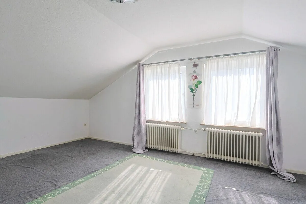 Immobilienangebot - Oldenburg - Alle - Ruhig gelegenes Haus in Bürgerfelde mit vermieteter Einliegerwohnung