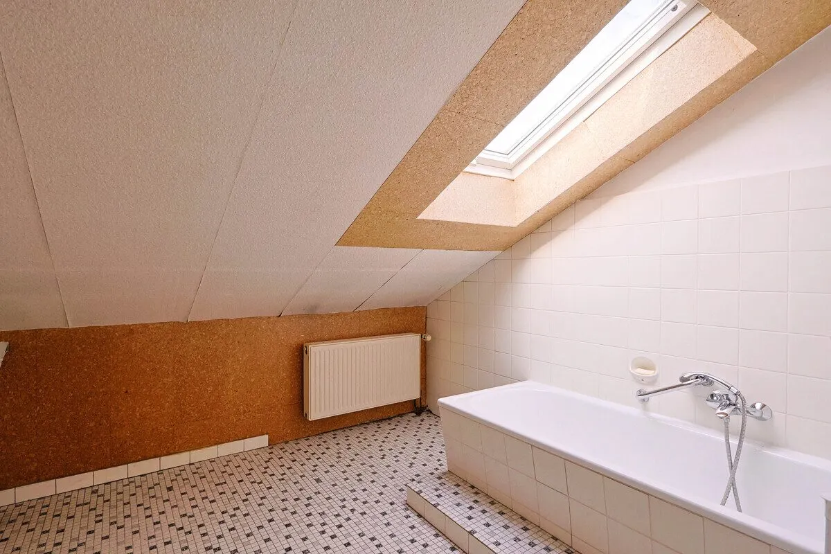 Immobilienangebot - Oldenburg - Alle - Ruhig gelegenes Haus in Bürgerfelde mit vermieteter Einliegerwohnung