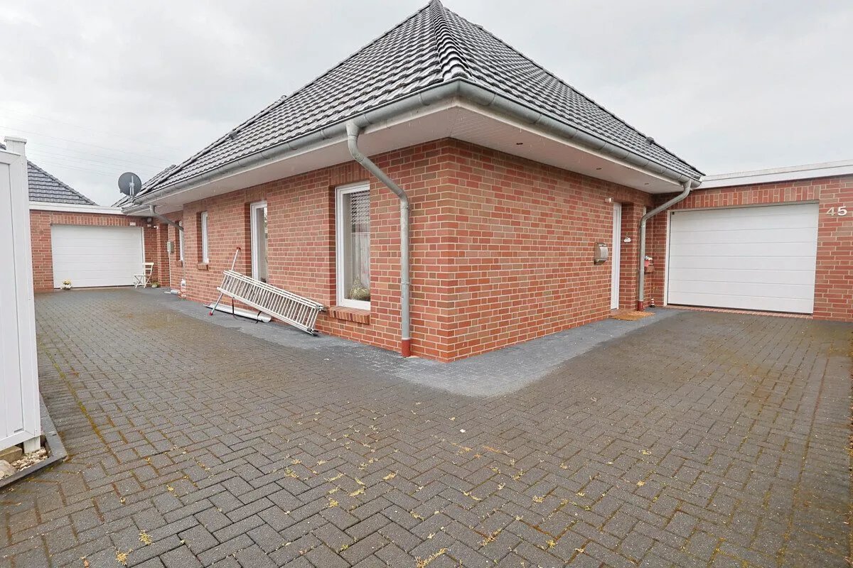 Immobilienangebot - Bad Zwischenahn - Alle - Attraktive Anlagemöglichkeit mit fünf Doppelhaushälften im Bungalowstil
