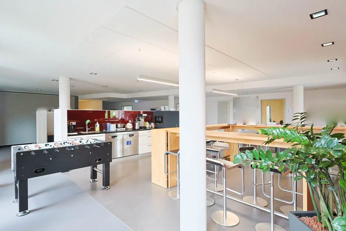 Immobilienangebot - Oldenburg - Gewerbeimmobilien - Großzügige moderne Bürofläche in Top-Lage mit Stellplätzen