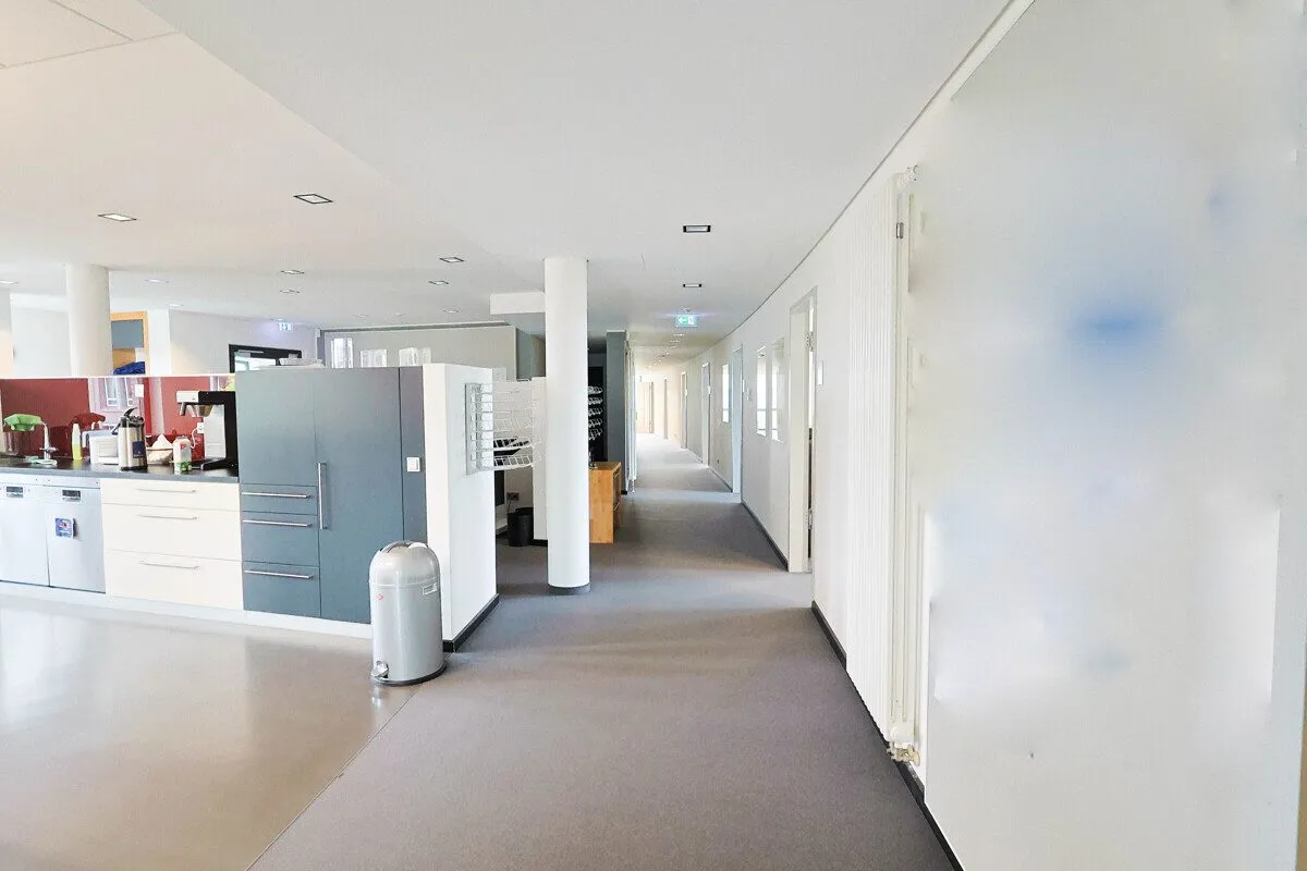 Immobilienangebot - Oldenburg - Gewerbeimmobilien - Großzügige moderne Bürofläche in Top-Lage mit Stellplätzen
