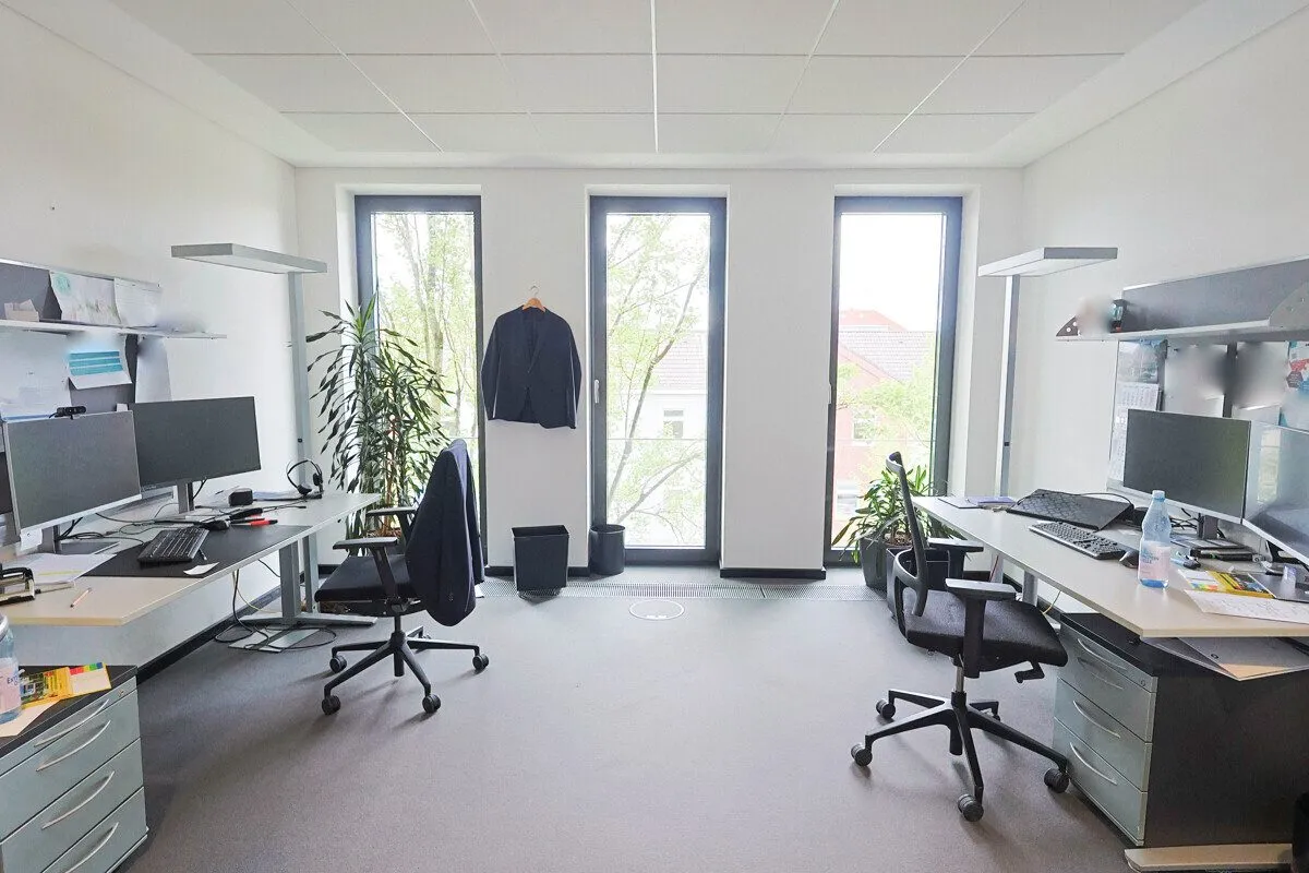 Immobilienangebot - Oldenburg - Gewerbeimmobilien - Großzügige moderne Bürofläche in Top-Lage mit Stellplätzen