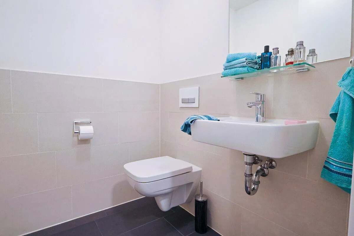 Immobilienangebot - Cloppenburg - Alle - Lichtdurchflutetes Wohnen mit Stil – Moderne 2-Zimmer-Wohnung mit Südbalkon und Tiefgarage