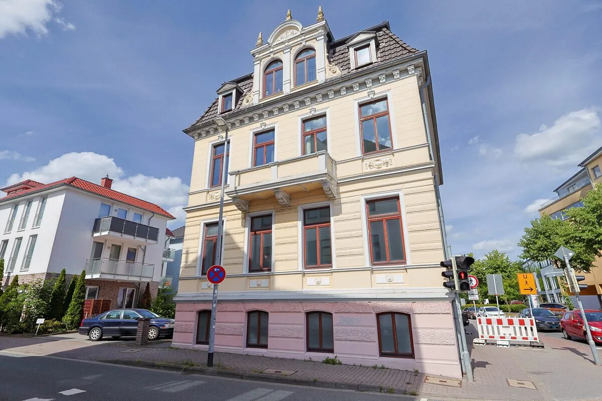 Immobilienangebot - Oldenburg / Donnerschwee - Alle - Zentrales Wohnen in Oldenburg – Großzügige 4-Zimmer-Wohnung mit Wintergarten
