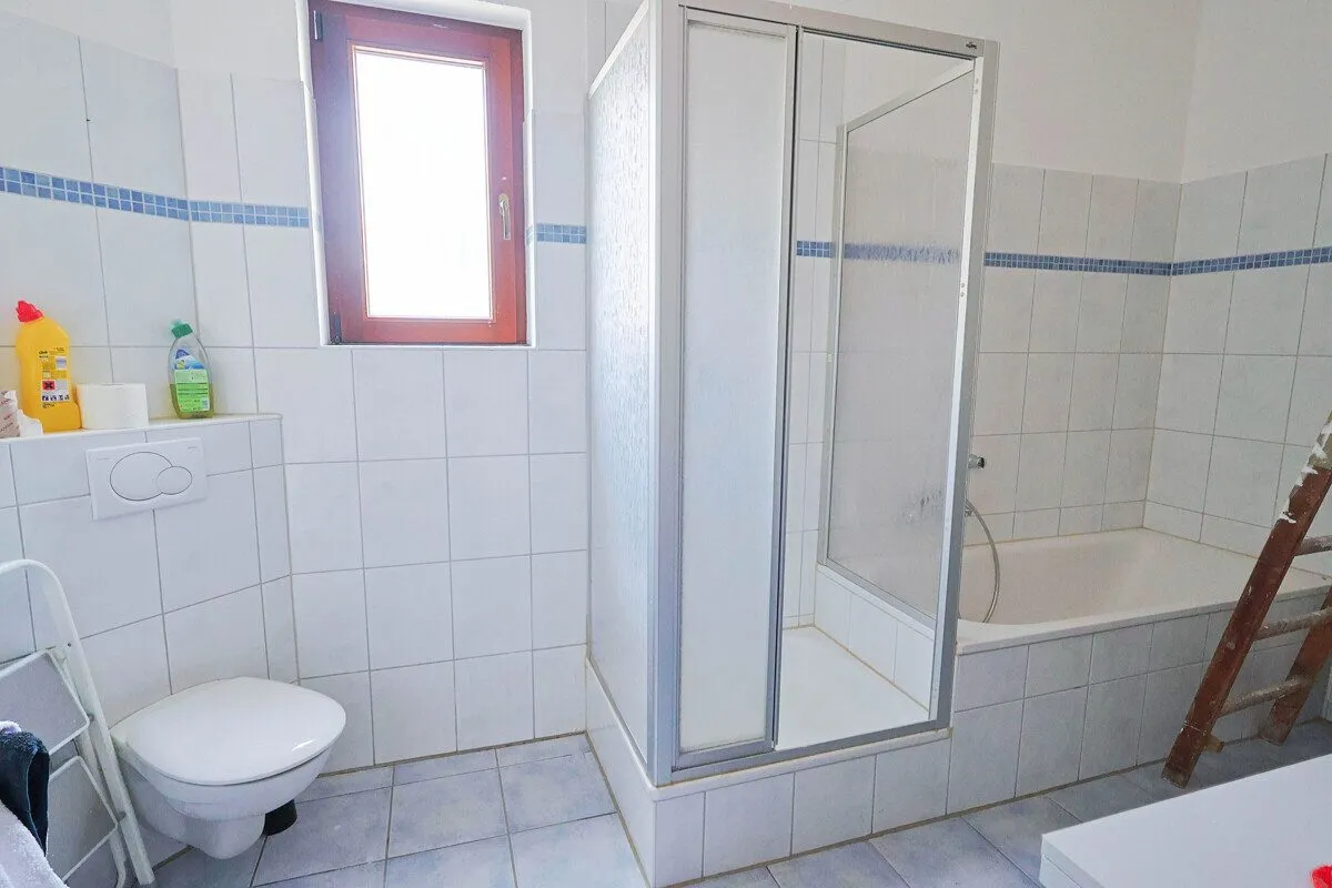 Immobilienangebot - Oldenburg / Donnerschwee - Alle - Zentrales Wohnen in Oldenburg – Großzügige 4-Zimmer-Wohnung mit Wintergarten
