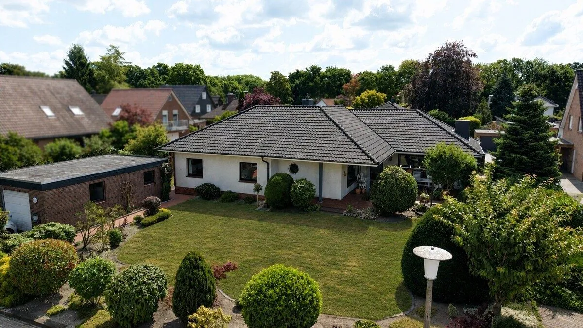 Immobilienangebot - Oldenburg - Alle - Idyllische Wohnlage in Ofenerdiek – gepflegtes Einfamilienhaus mit großem Garten