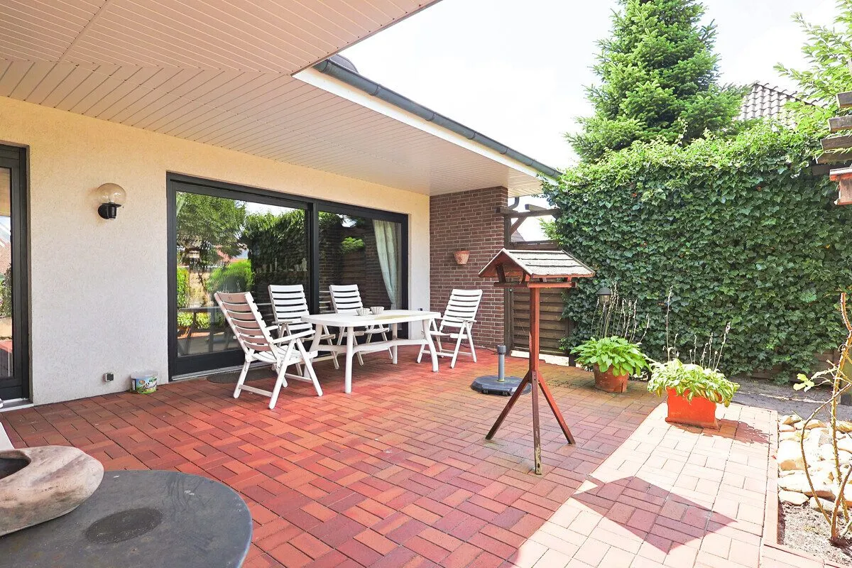 Immobilienangebot - Oldenburg - Alle - Idyllische Wohnlage in Ofenerdiek – gepflegtes Einfamilienhaus mit großem Garten