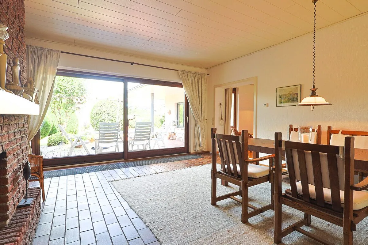 Immobilienangebot - Oldenburg - Alle - Idyllische Wohnlage in Ofenerdiek – gepflegtes Einfamilienhaus mit großem Garten
