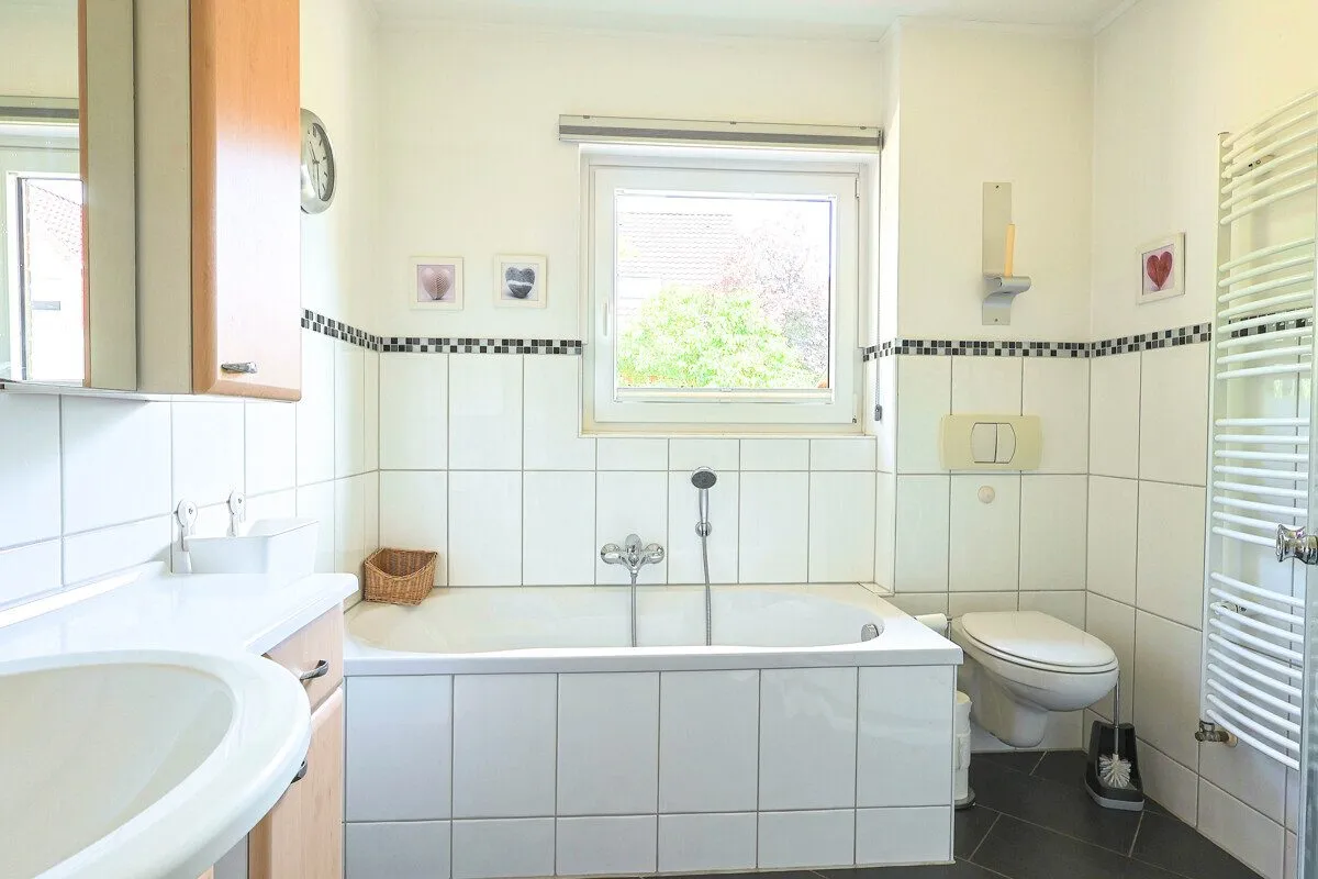 Immobilienangebot - Oldenburg - Alle - Idyllische Wohnlage in Ofenerdiek – gepflegtes Einfamilienhaus mit großem Garten