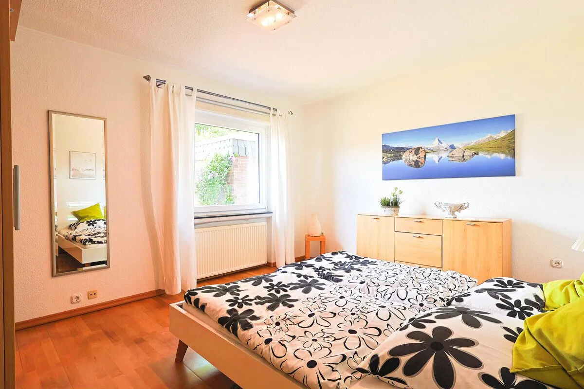 Immobilienangebot - Oldenburg - Alle - Idyllische Wohnlage in Ofenerdiek – gepflegtes Einfamilienhaus mit großem Garten