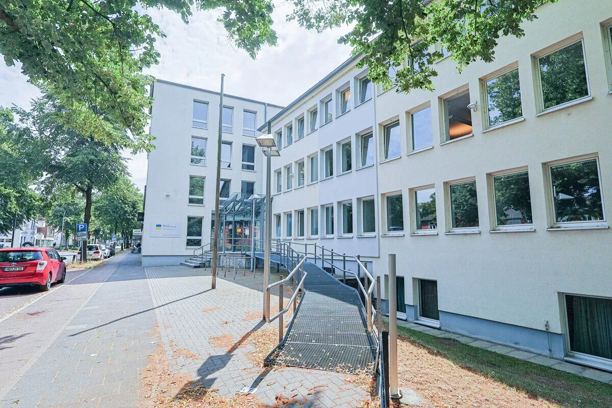 Immobilienangebot - Bremen - Gewerbeimmobilien - Attraktive Gewerbeimmobilie mit Wohnanteil in Bremen-Nord!