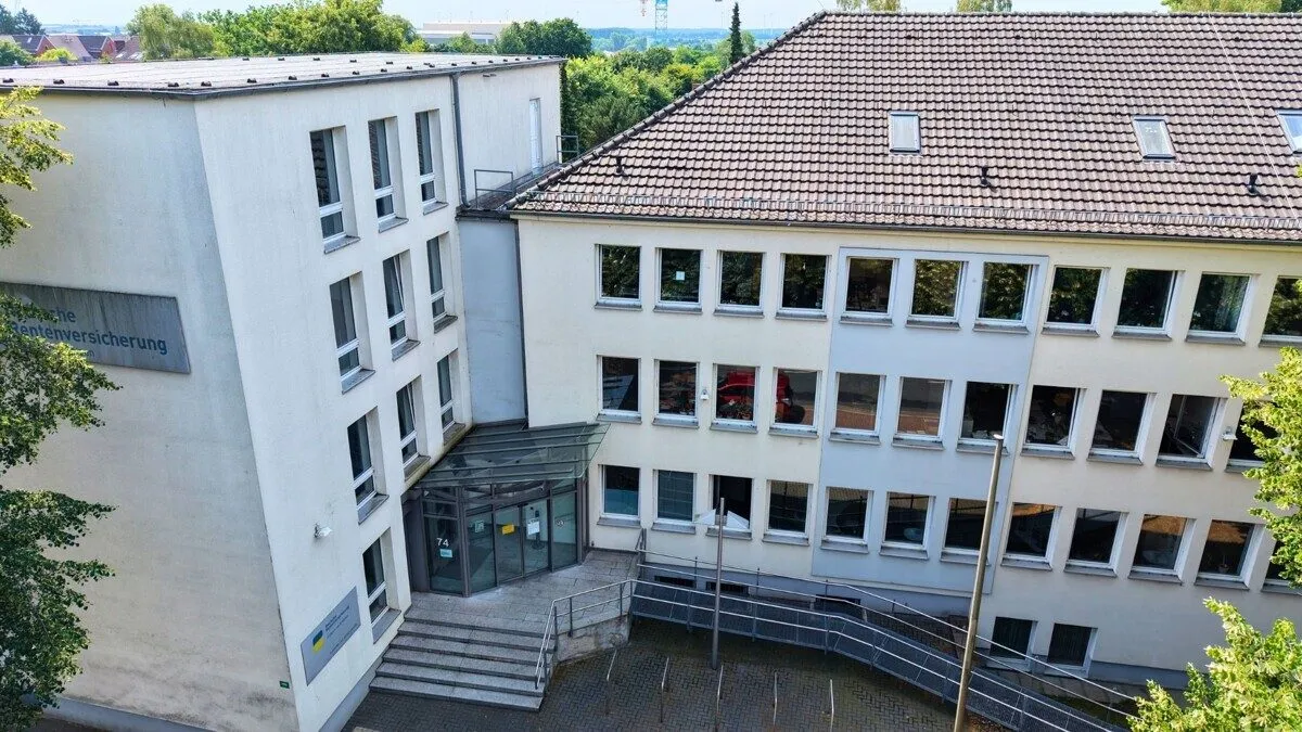 Immobilienangebot - Bremen - Gewerbeimmobilien - Attraktive Gewerbeimmobilie mit Wohnanteil in Bremen-Nord!