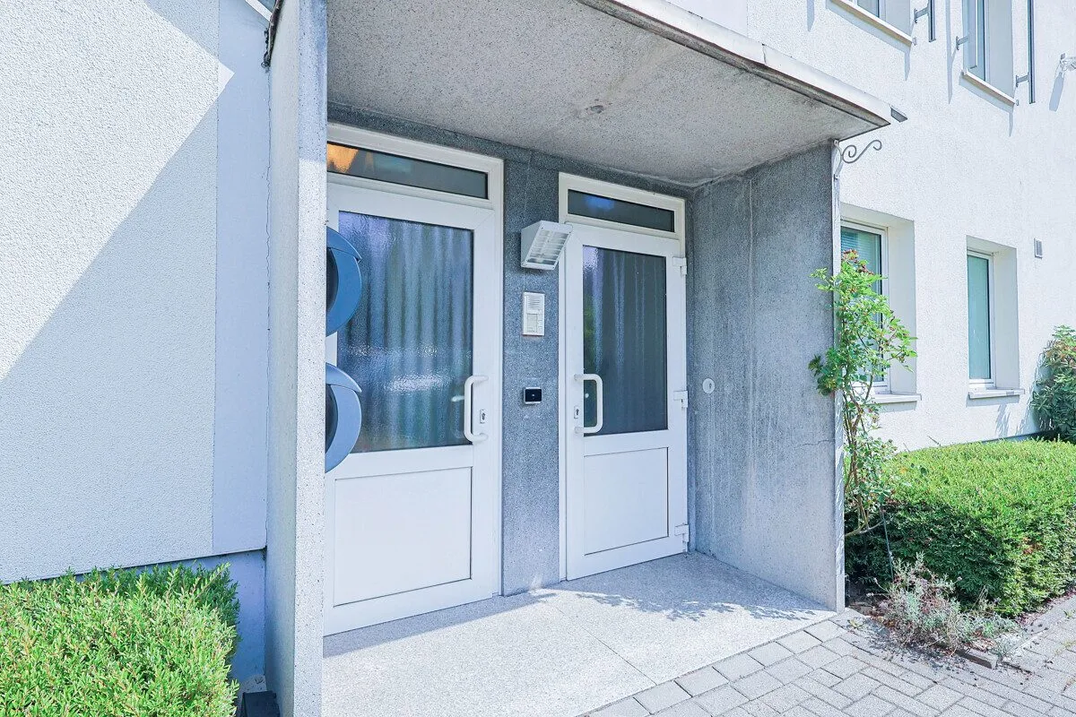 Immobilienangebot - Bremen - Gewerbeimmobilien - Attraktive Gewerbeimmobilie mit Wohnanteil in Bremen-Nord!