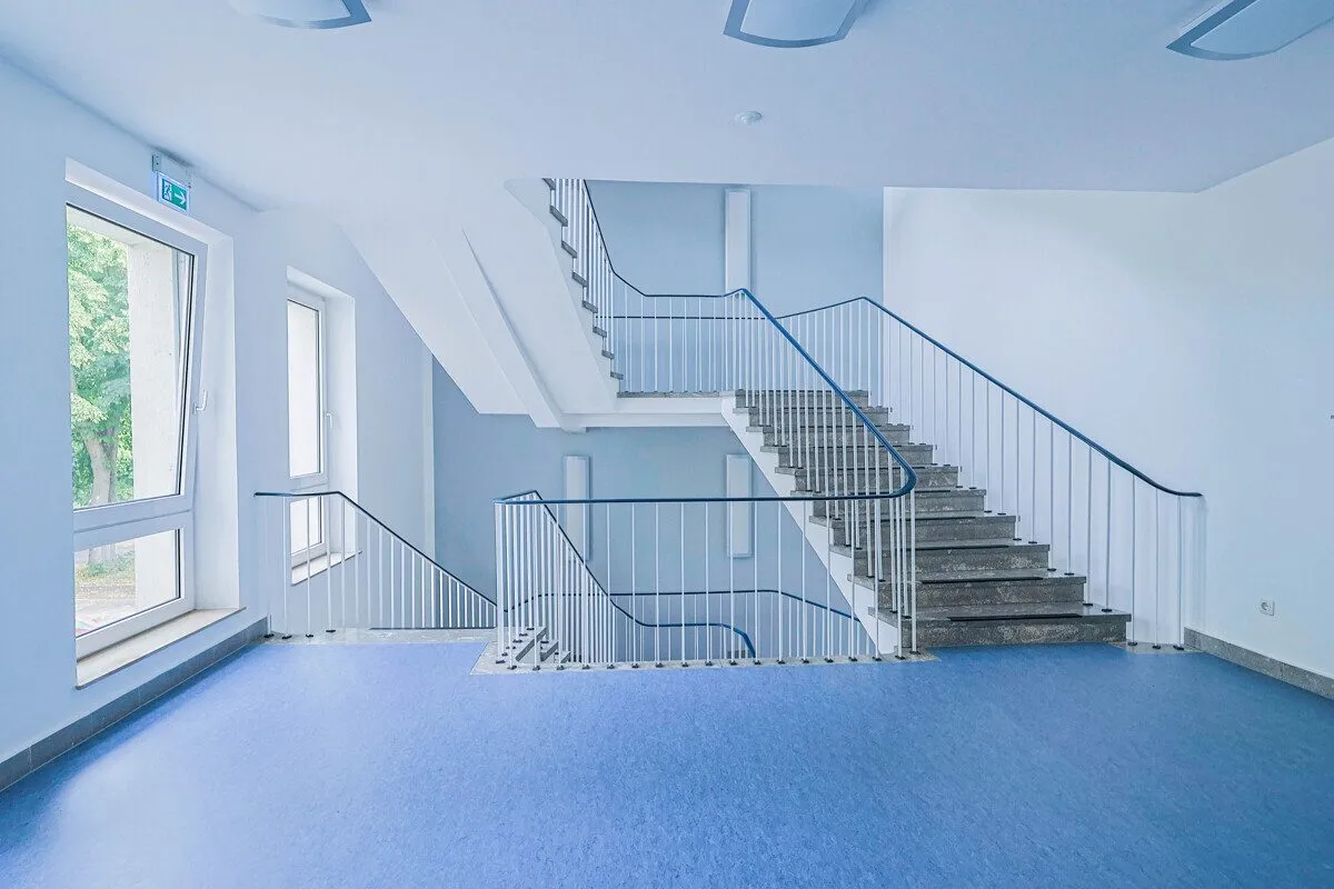 Immobilienangebot - Bremen - Gewerbeimmobilien - Attraktive Gewerbeimmobilie mit Wohnanteil in Bremen-Nord!