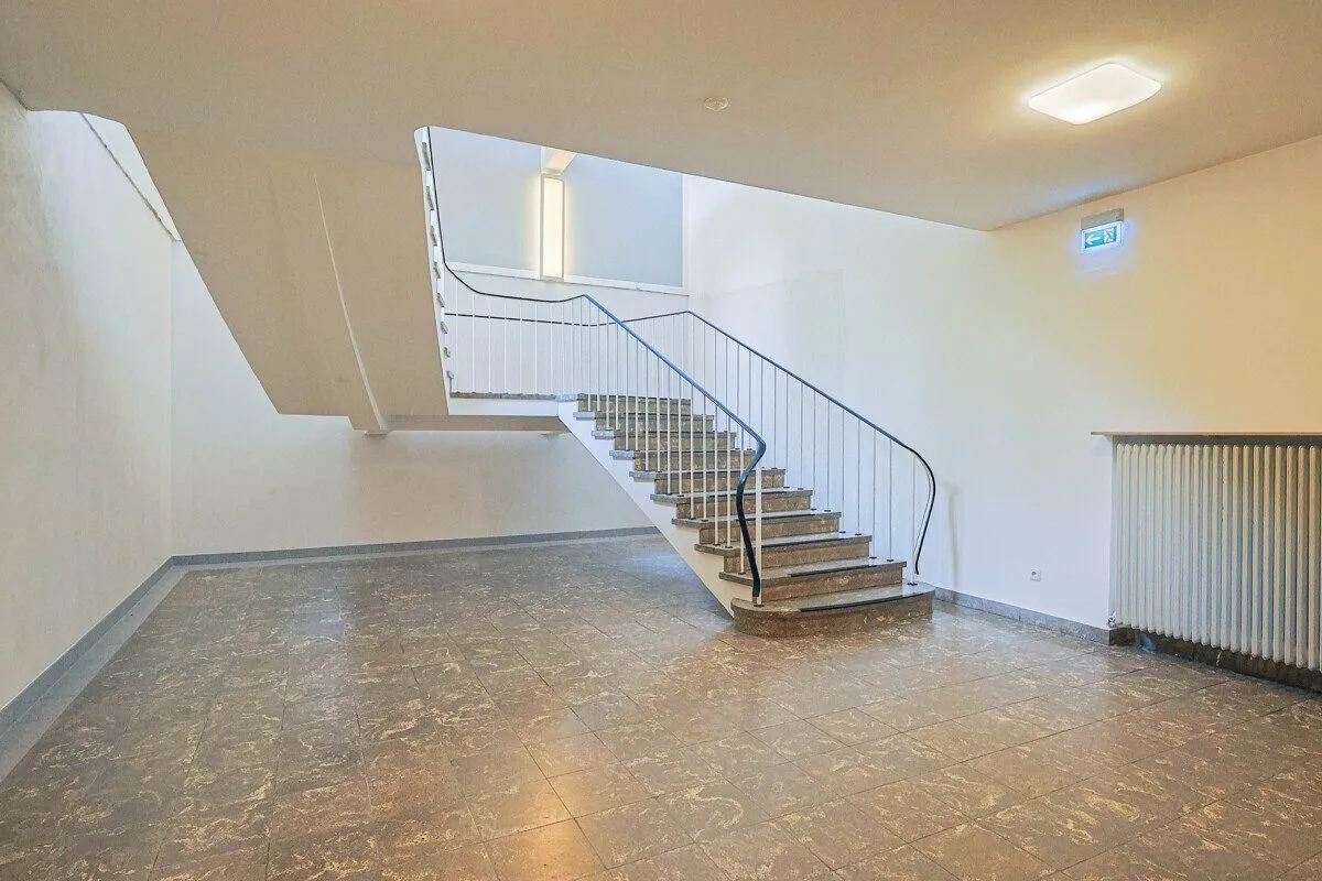 Immobilienangebot - Bremen - Gewerbeimmobilien - Attraktive Gewerbeimmobilie mit Wohnanteil in Bremen-Nord!
