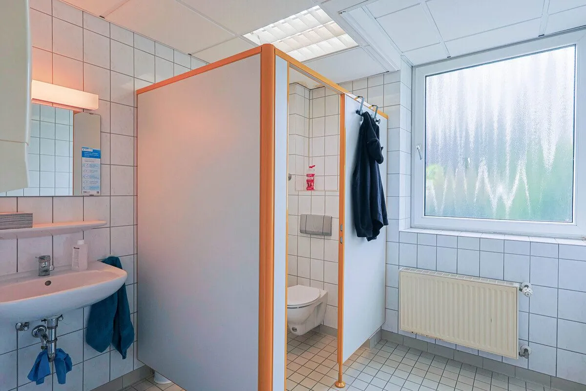 Immobilienangebot - Bremen - Gewerbeimmobilien - Attraktive Gewerbeimmobilie mit Wohnanteil in Bremen-Nord!