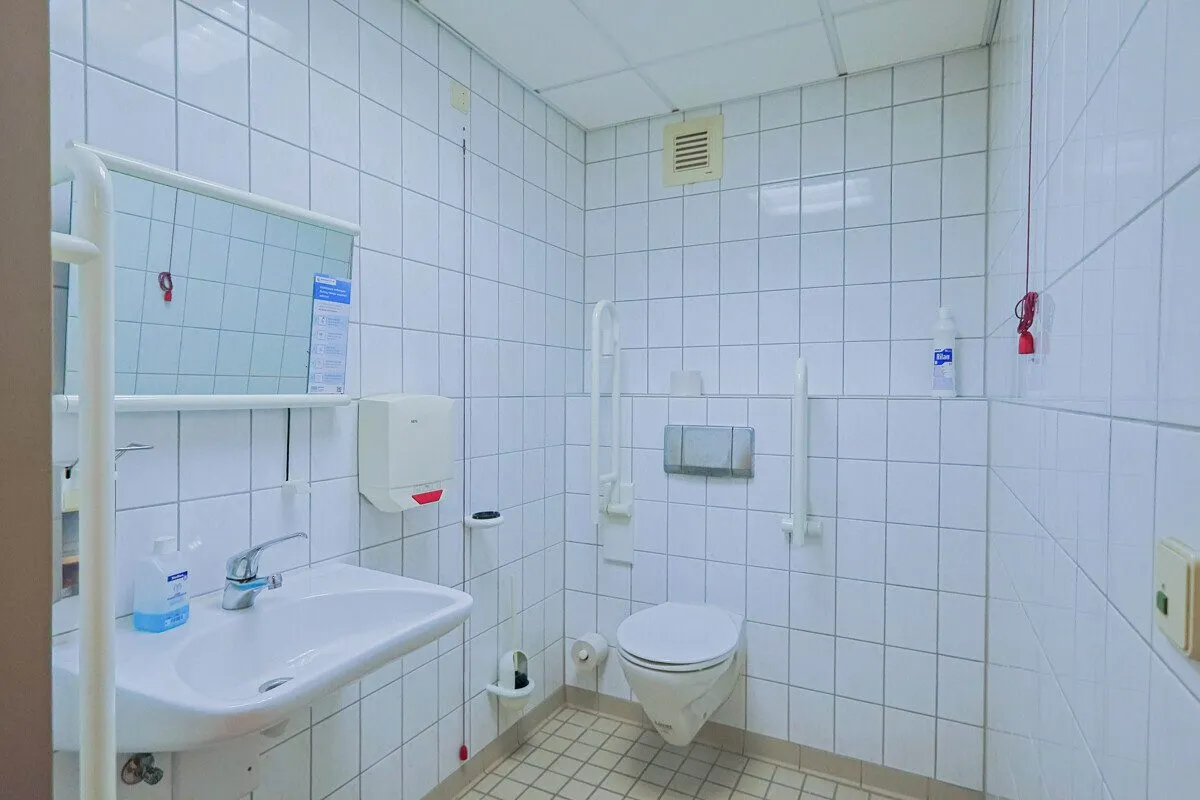 Immobilienangebot - Bremen - Gewerbeimmobilien - Attraktive Gewerbeimmobilie mit Wohnanteil in Bremen-Nord!
