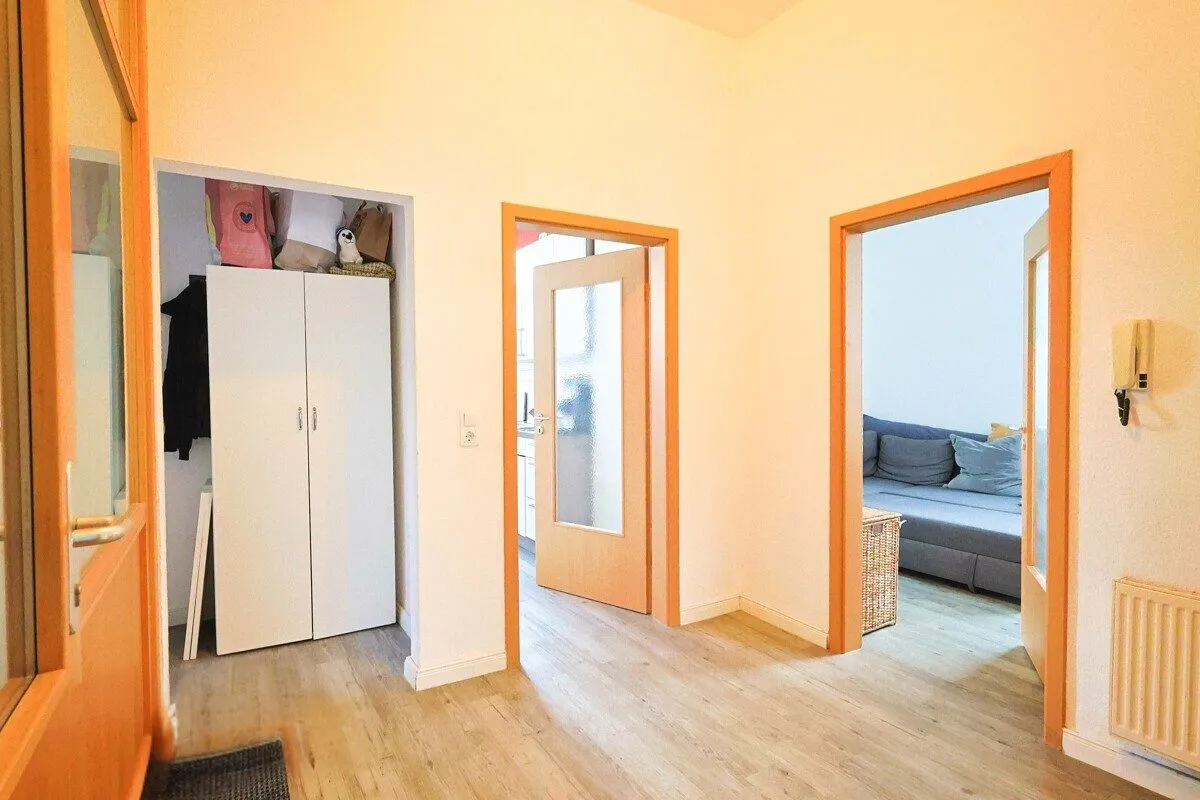 Immobilienangebot - Oldenburg - Alle - Repräsentatives Stadthaus im klassizistischen Stil mit drei Wohneinheiten
