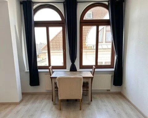 Immobilienangebot - Oldenburg - Alle - Repräsentatives Stadthaus im klassizistischen Stil mit drei Wohneinheiten