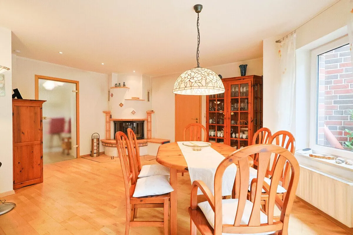 Immobilienangebot - Hatten-Sandkrug - Alle - Wo der Wald beginnt – großzügiges Wohnen mit Energieeffizienzklasse A+