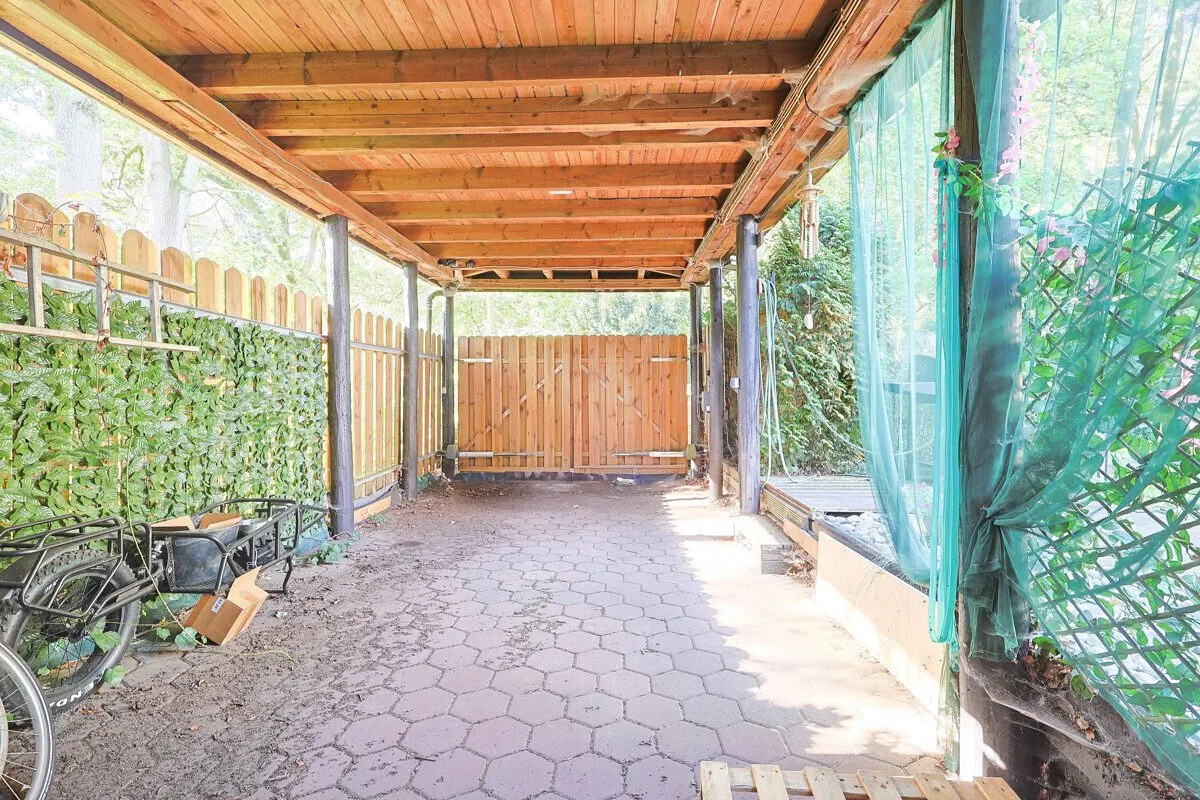 Immobilienangebot - Hatten - Alle - Wohnen am Waldrand in ruhiger Lage – großzügiges Wohnhaus mit Wintergarten