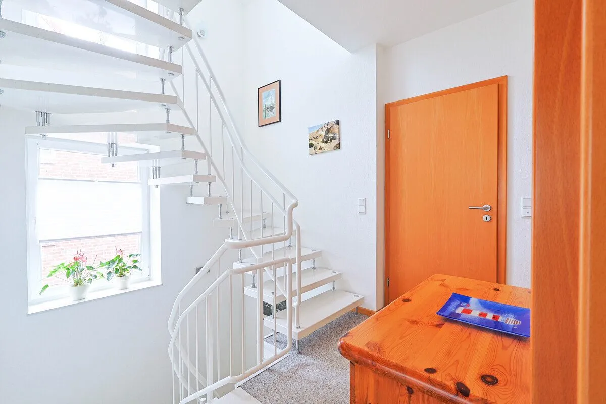 Immobilienangebot - Oldenburg - Alle - Familienfreundliche Doppelhaushälfte mit 4 Zimmern und Blick ins Grüne in Oldenburg-Etzhorn