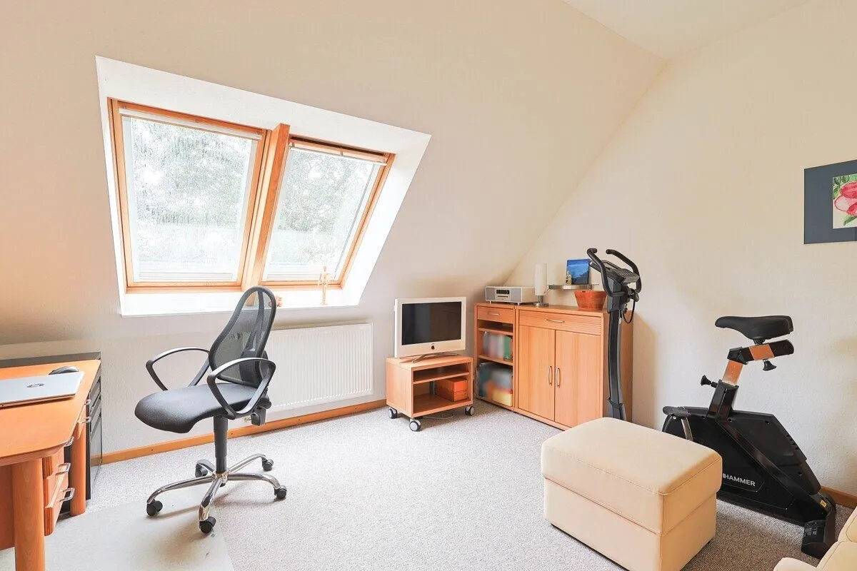 Immobilienangebot - Oldenburg - Alle - Familienfreundliche Doppelhaushälfte mit 4 Zimmern und Blick ins Grüne in Oldenburg-Etzhorn