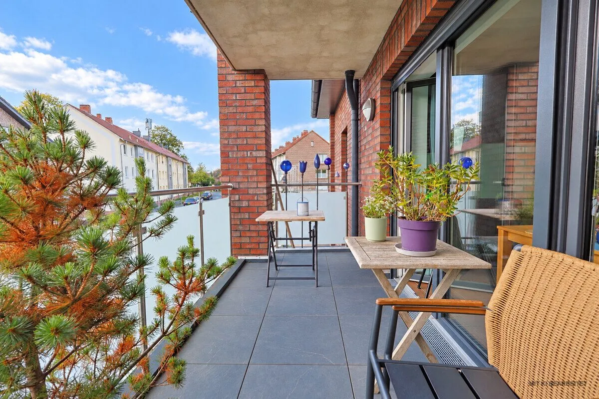 Immobilienangebot - Oldenburg - Alle - Neuwertige 3 Zimmer Wohnung mit Balkon und moderner Ausstattung in Oldenburg